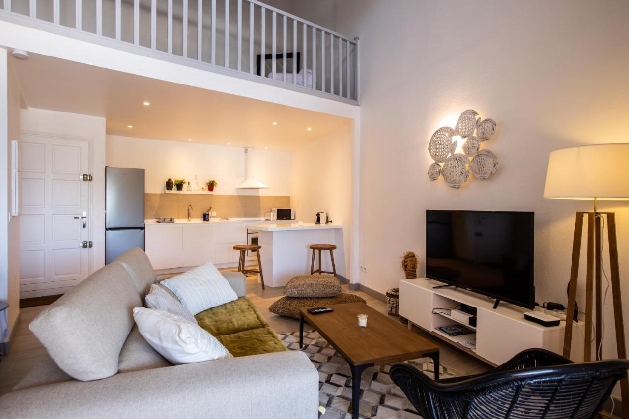Stunning New Apartment With View Of Orient Bay Quarter of Orleans Exterior photo